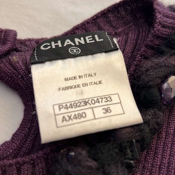 Chanel Cashmere sweater with detailed collar! - Picture 2 of 8
